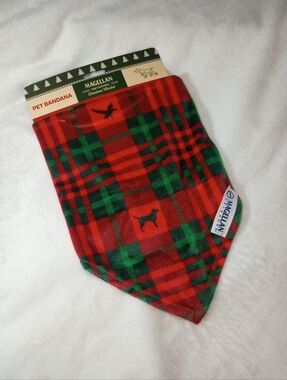 Magellan Large Dog Breed Pet Bandana Festive Holiday Christmas Goose Plaid Cozy